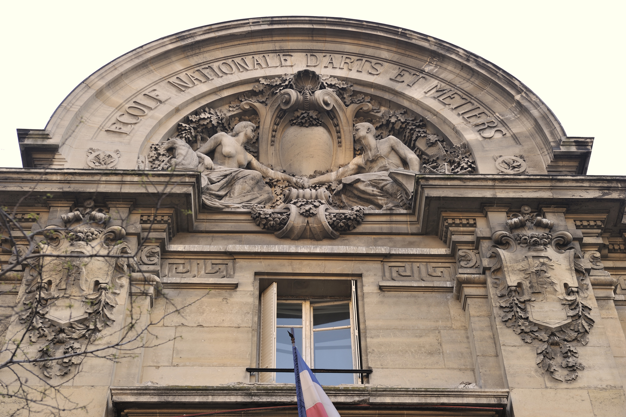 Le rapport annuel d'activité RSE 2024 (Responsabilité Sociétale des Entreprises) Arts et Métiers est en ligne !